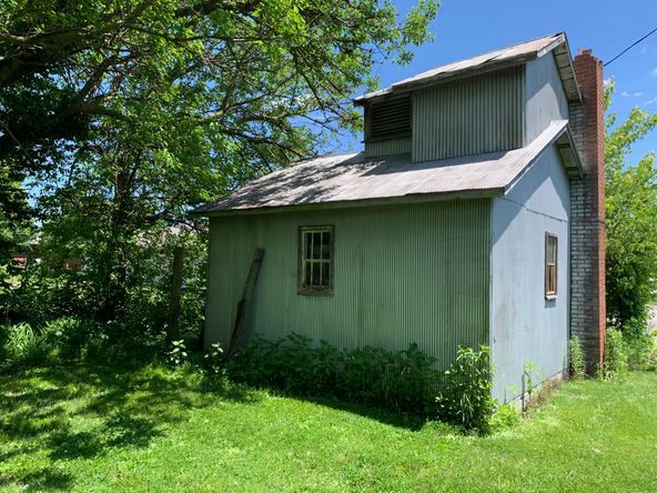 125 W Columbia St, Litchfield, IL 62056